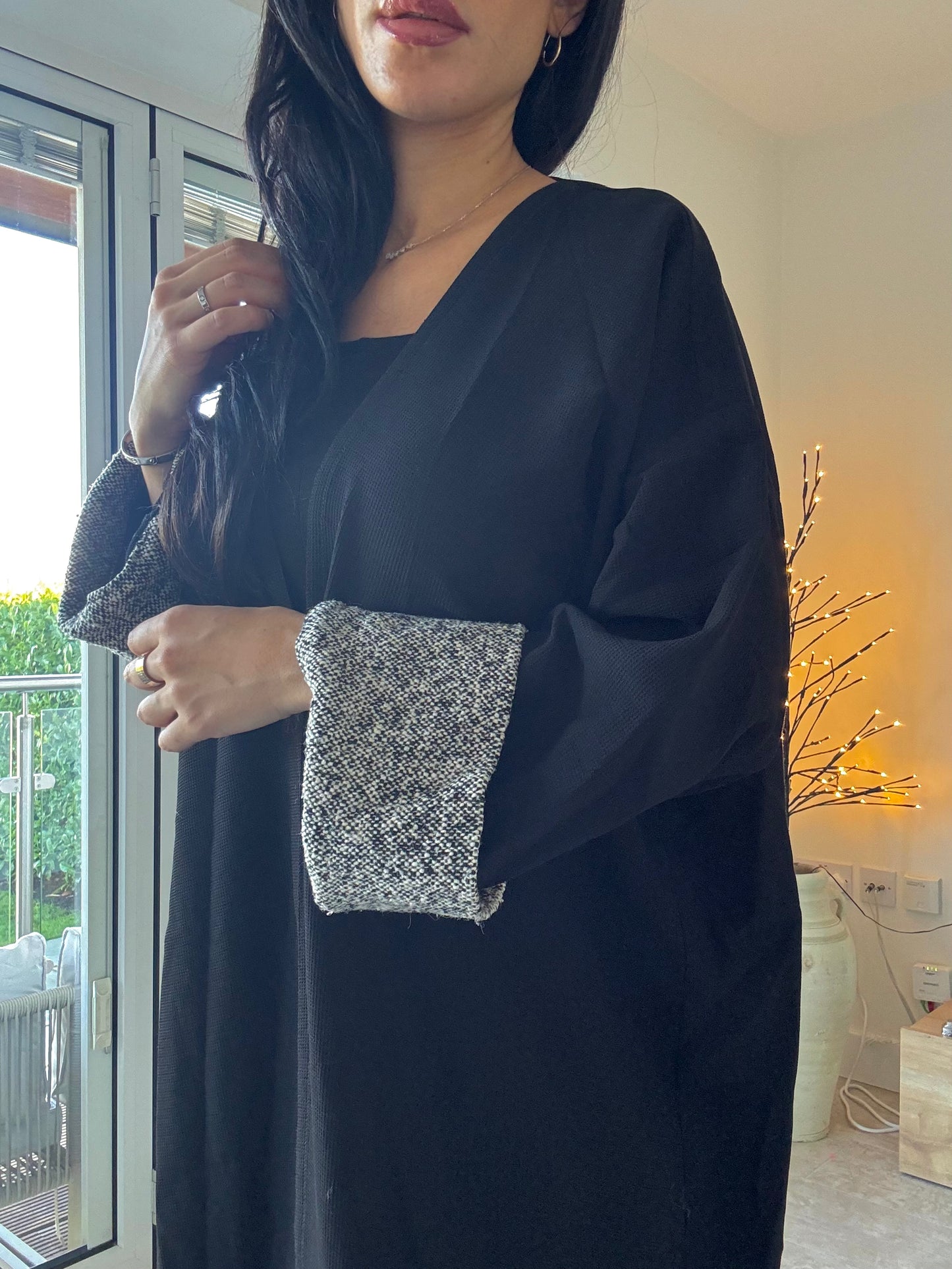 The Classic Snug Abaya - RULACOUTURE