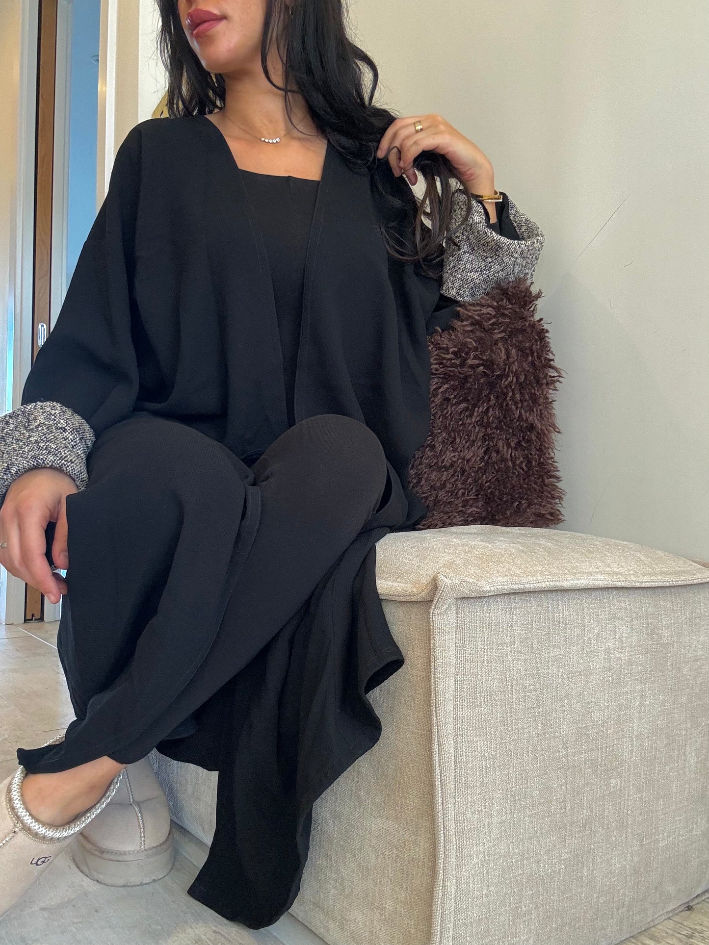 The Classic Snug Abaya - RULACOUTURE